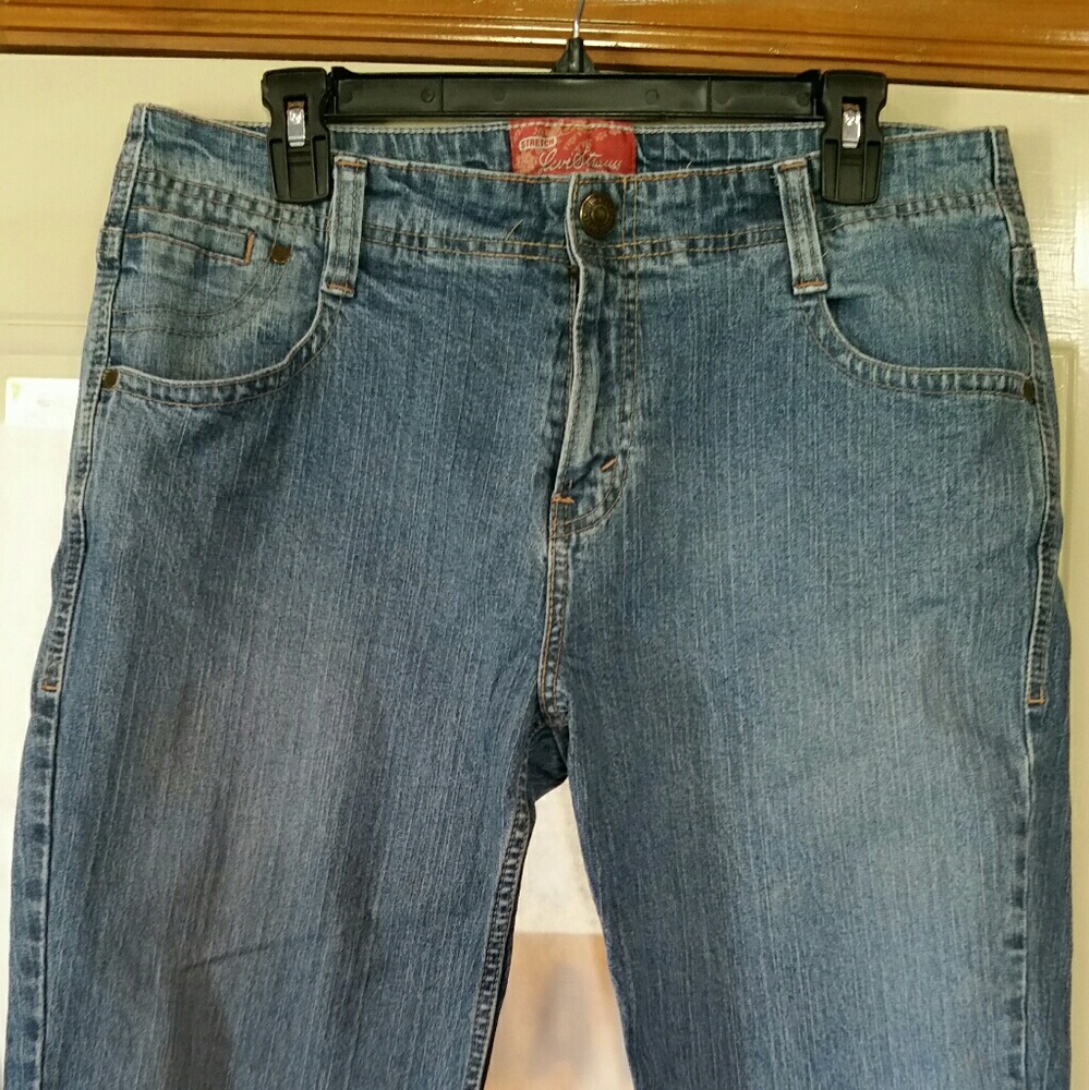 Levis  capris